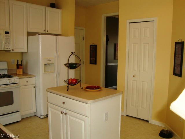 Meadow Lakes 02 - Residential