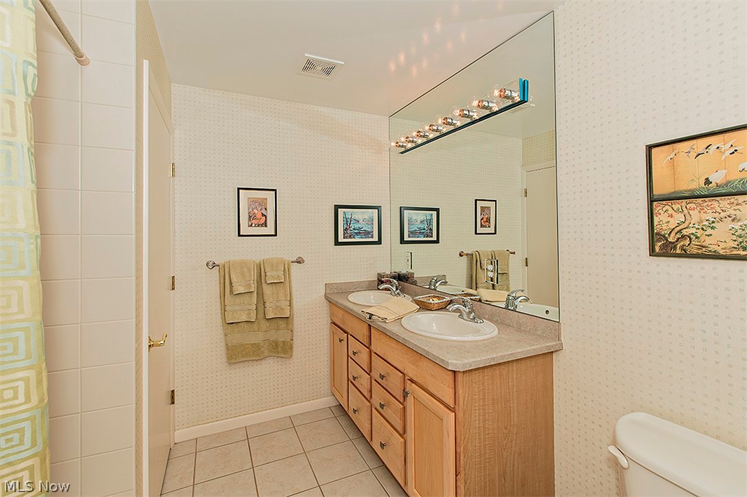 Moreland Hills - Residential