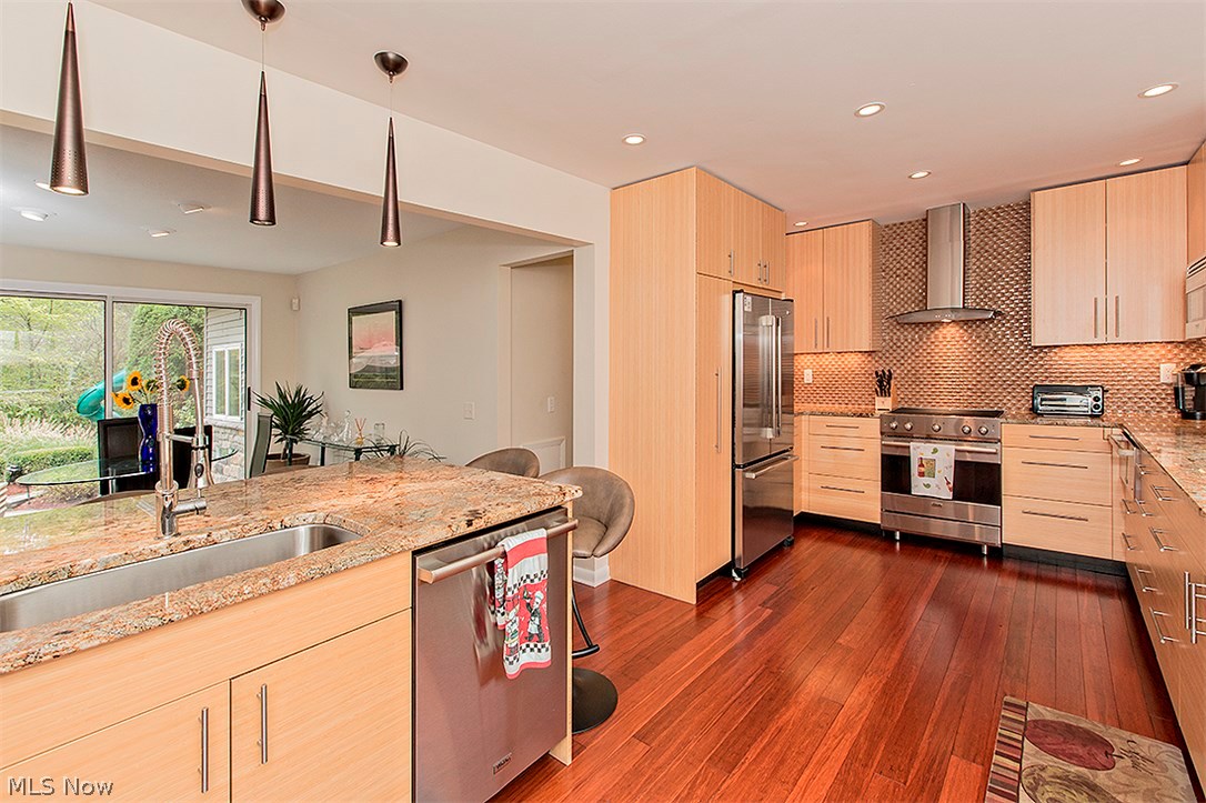 Moreland Hills - Residential