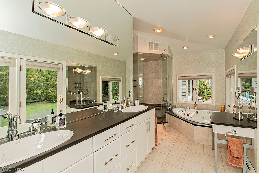 Moreland Hills - Residential