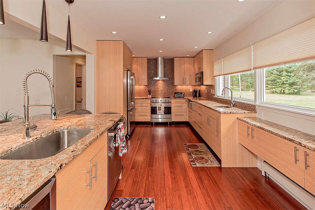 Moreland Hills - Residential