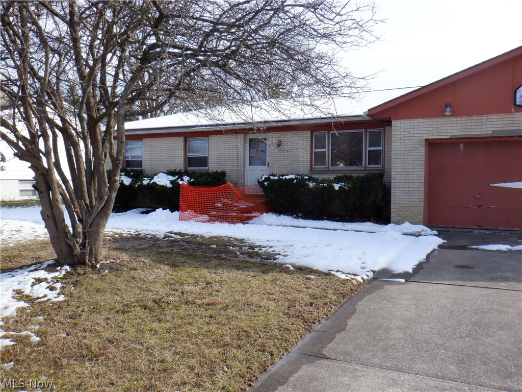 Brick, ranch 3 bedrooms, 2 bath home in a convenient neighborhood that is close to shopping and schools. This is a Fannie Mae HomePath property.