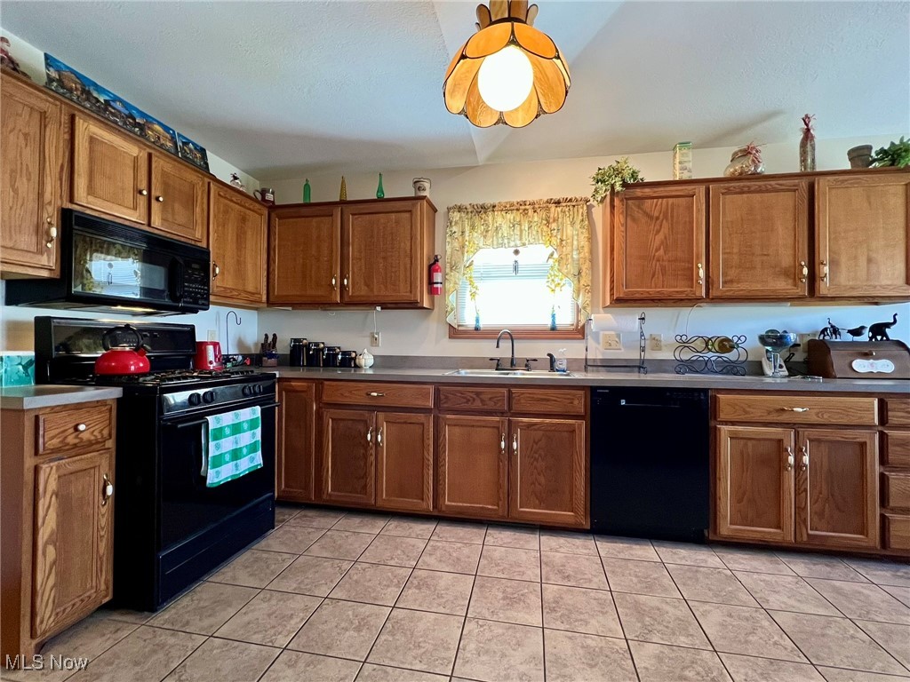 213 Wynn Avenue, Elyria, Ohio image 2