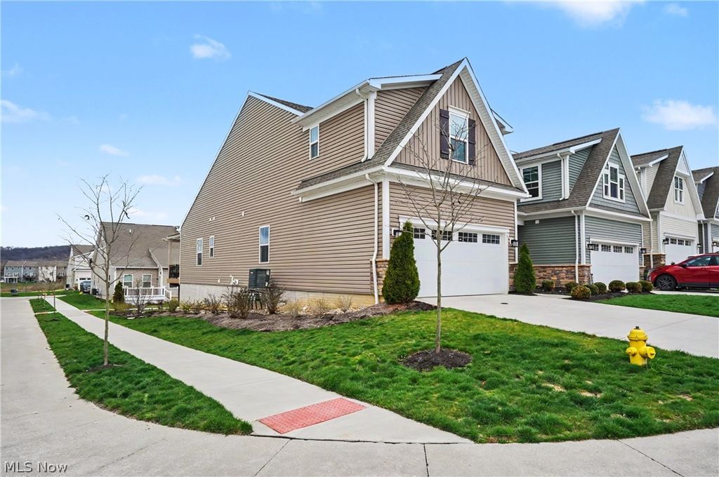 Photo of 1610 Mud Brook Lane, Akron, OH 44313 (MLS # 5198669)