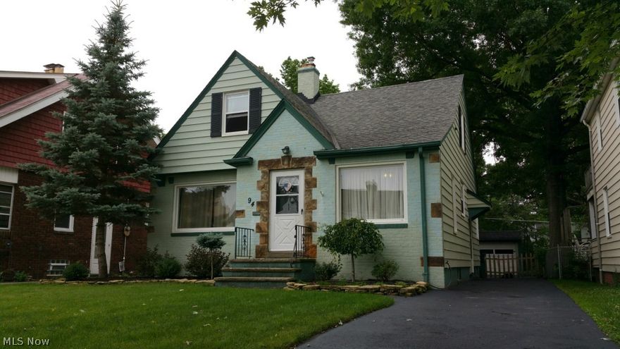 Charming Cape Cod north of Lakeshore Blvd.  Many updates thorughout including kitchen and bathrooms.  Kitchen opens to living area with WBFP.  Eat in Kitchen with built-ins.  Enjoy yesterdays charm with todays updates.  The 3 Full baths give plenty of space for everyone.   Access to private beach club with yearly fee.  Fantastic deal for a well maintained, fully updated home!! Call TODAY!!!