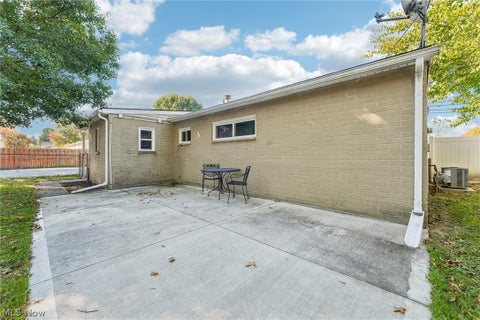 Tiny photo for 2185 Hubbard Road, Madison, OH 44057 (MLS # 5254556)