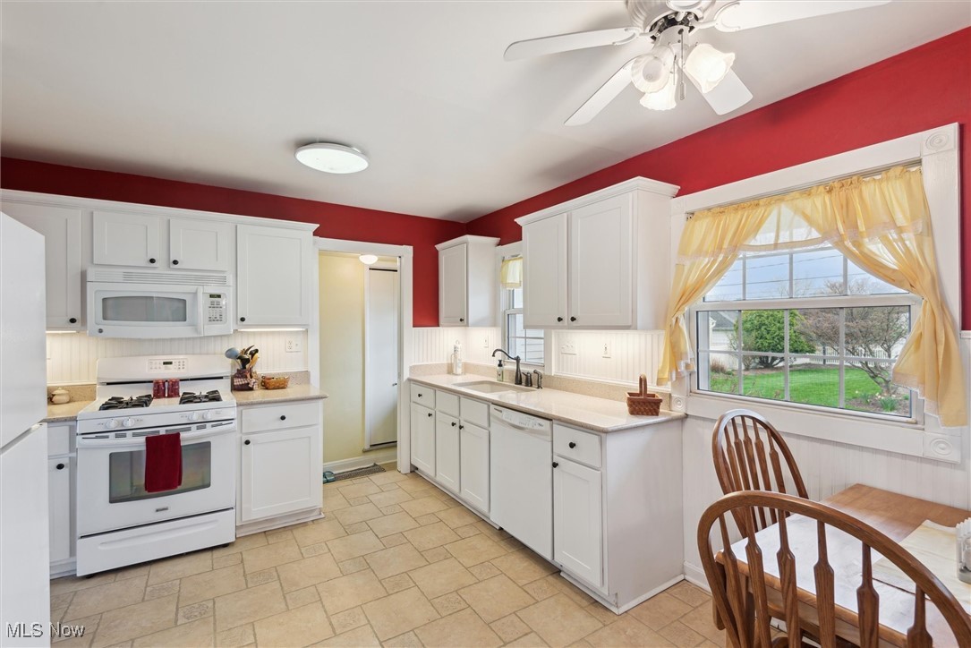 10371 Moore Drive, Parma, Ohio image 8