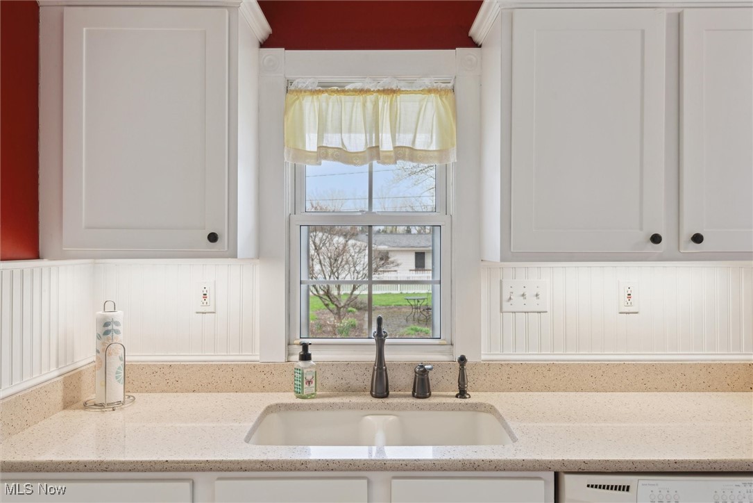 10371 Moore Drive, Parma, Ohio image 12