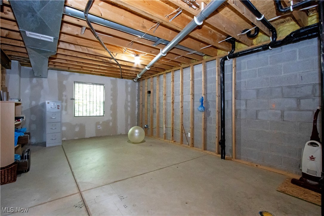 Wooster, Ohio 44691, United States, 2 Bedrooms Bedrooms, ,2 BathroomsBathrooms,Residential,Contingent,183934