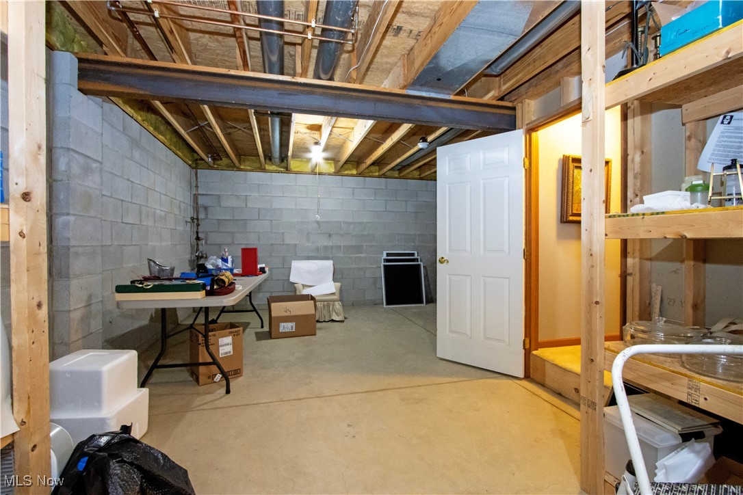 Wooster, Ohio 44691, United States, 2 Bedrooms Bedrooms, ,2 BathroomsBathrooms,Residential,Contingent,183934