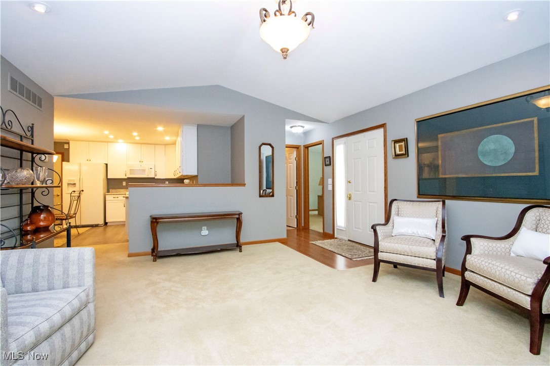 Wooster, Ohio 44691, United States, 2 Bedrooms Bedrooms, ,2 BathroomsBathrooms,Residential,Contingent,183934