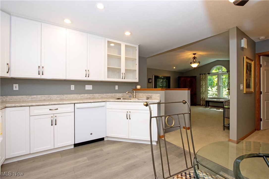 Wooster, Ohio 44691, United States, 2 Bedrooms Bedrooms, ,2 BathroomsBathrooms,Residential,Contingent,183934