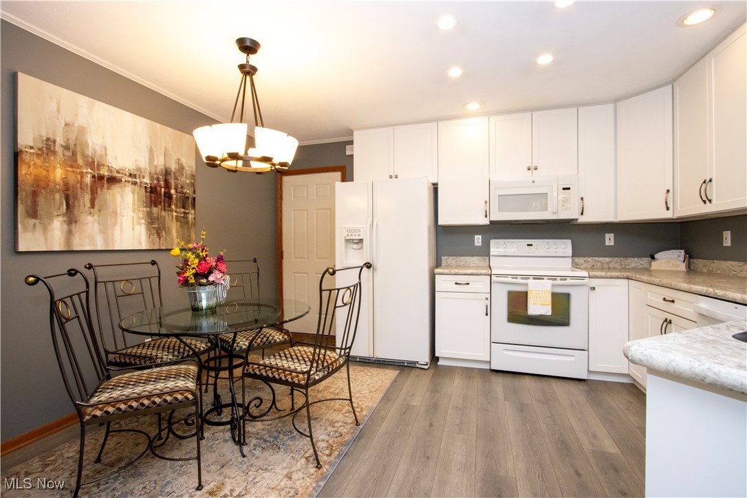 Wooster, Ohio 44691, United States, 2 Bedrooms Bedrooms, ,2 BathroomsBathrooms,Residential,Contingent,183934