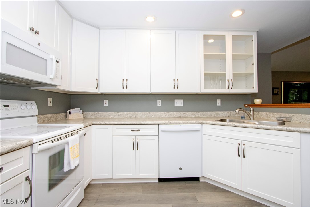 Wooster, Ohio 44691, United States, 2 Bedrooms Bedrooms, ,2 BathroomsBathrooms,Residential,Contingent,183934