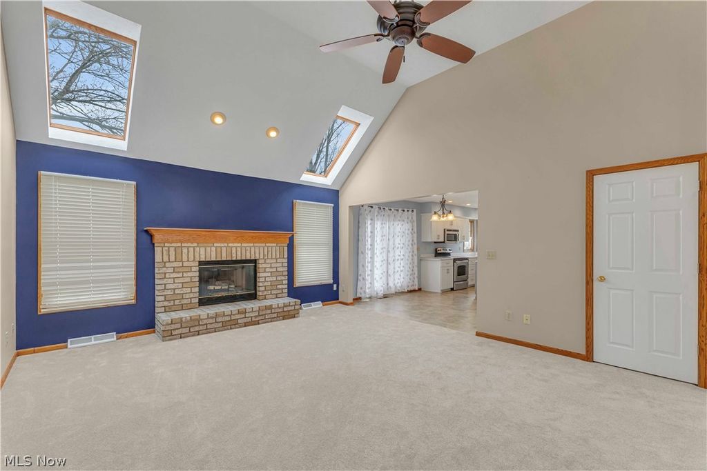 Photo of 1023 Gulf Road, Elyria, OH 44035 (MLS # 5196558)