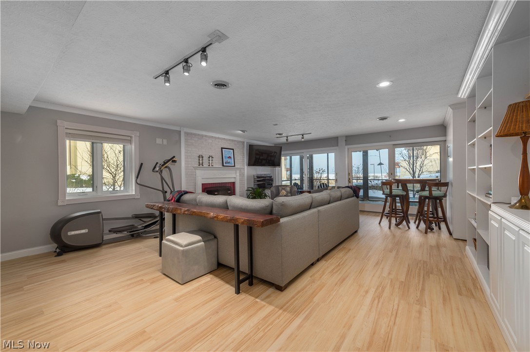 Compass Rose - Residential