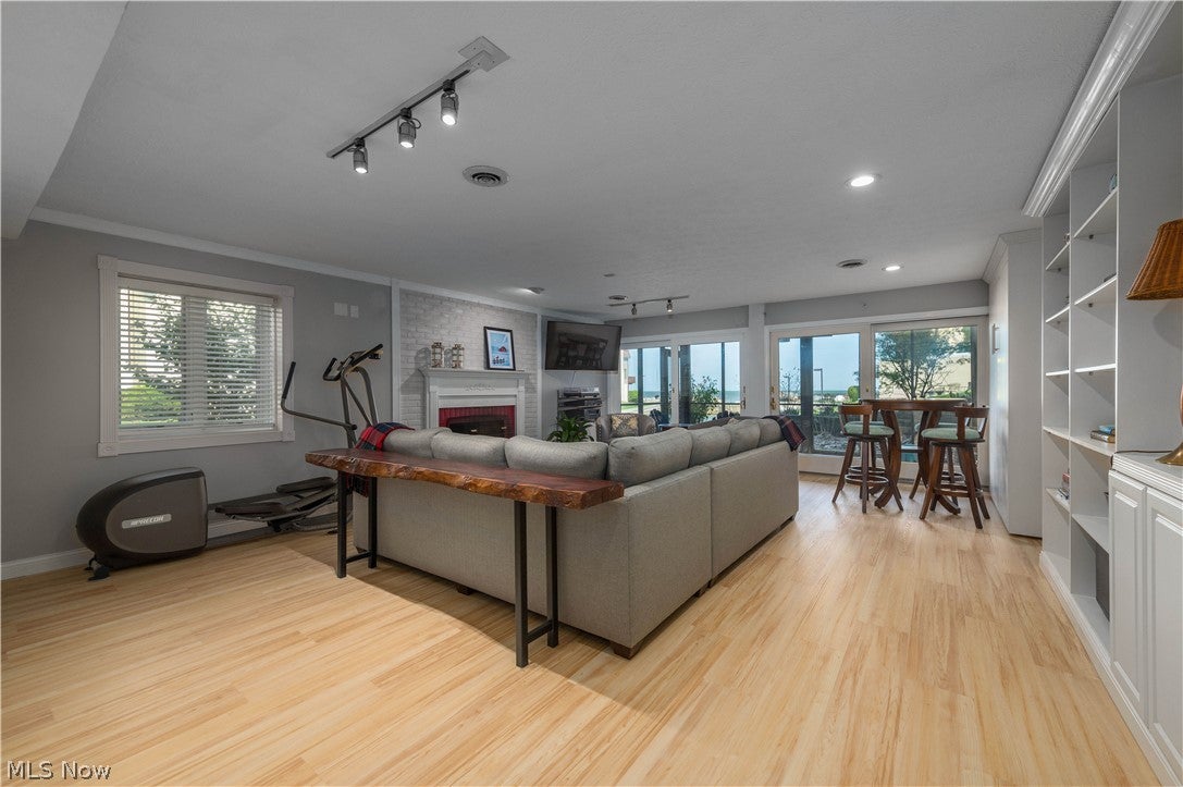 Compass Rose - Residential