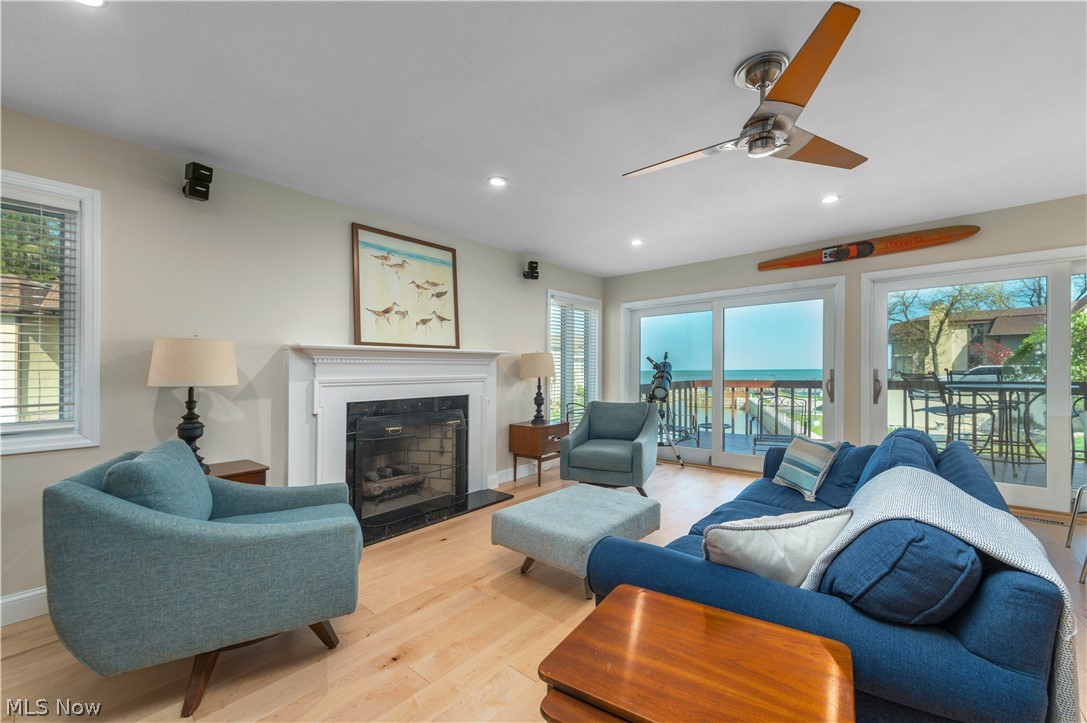 4607 Compass Rose 13