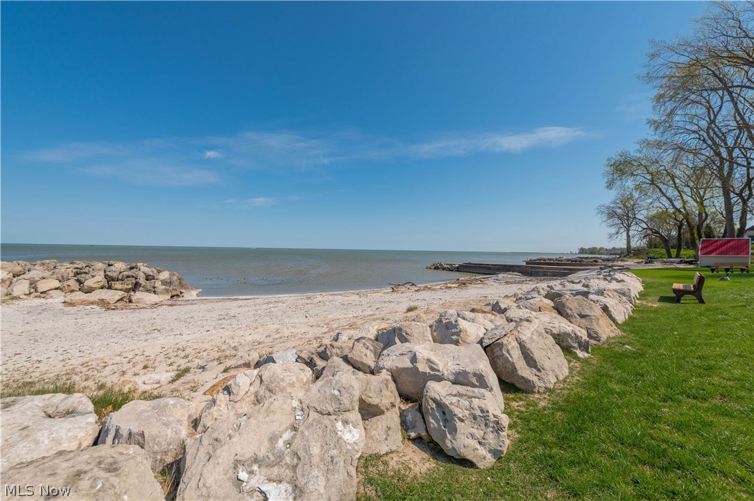 Compass Rose - Residential
