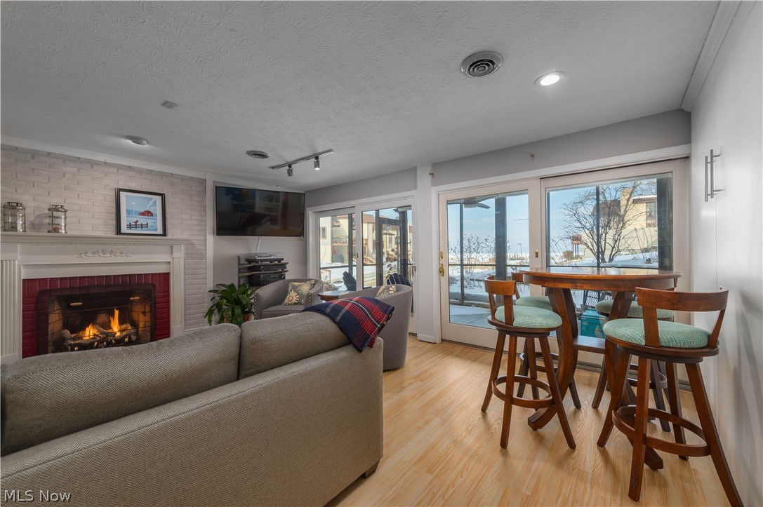 Compass Rose - Residential