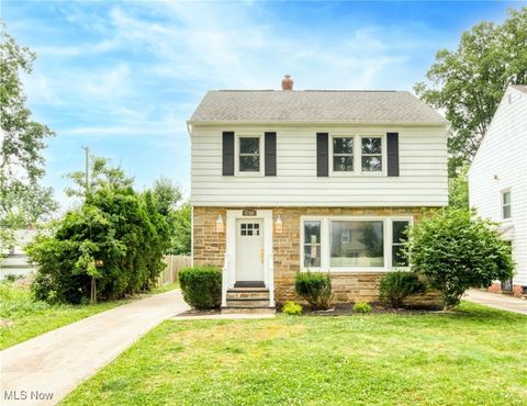 17319 Invermere Avenue Cleveland OH 44128