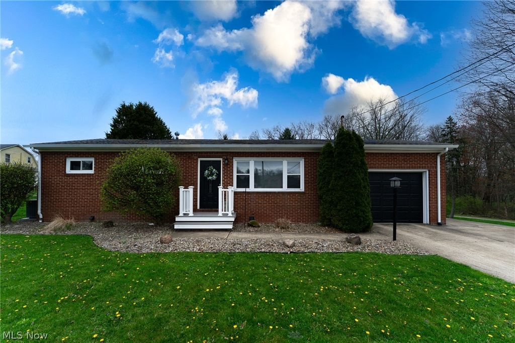 Photo of 1363 Southeast Boulevard, Salem, OH 44460 (MLS # 5200928)