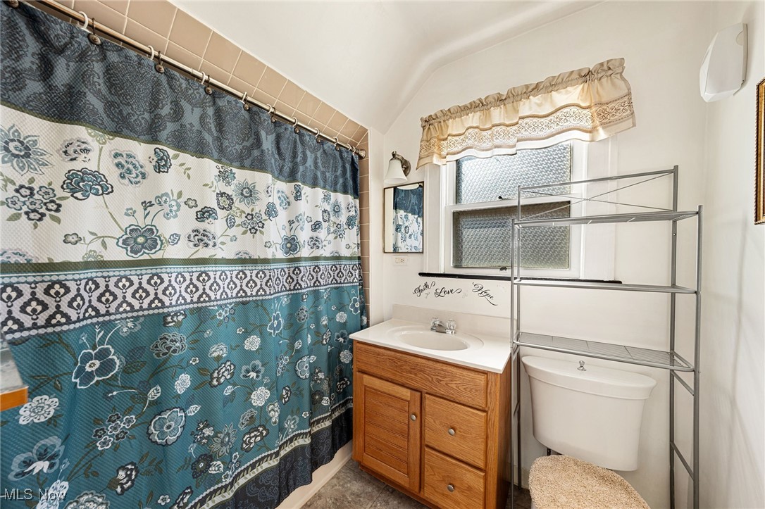3218 Hillcrest Avenue, Cleveland, Ohio image 24