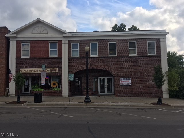 Former First Merit Bank Building. Quaint Downtown Office/Retail Space available for lease only. Approximately 20 to 25 on-site private parking spaces as well as on street paring available. Public water and sewer.