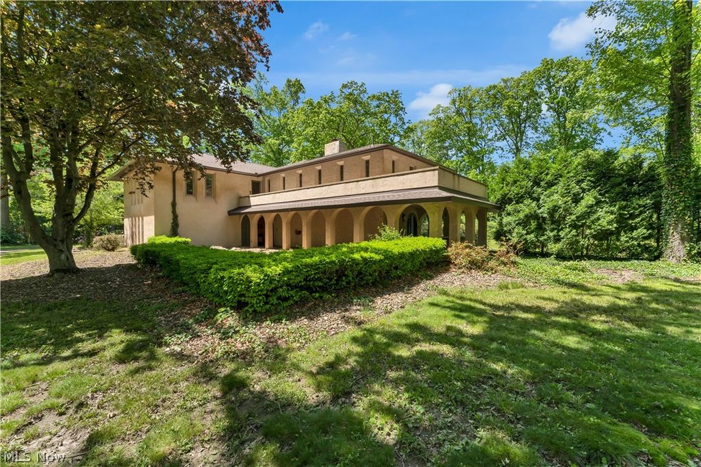 Photo of 8551 Hunters Trail SE, Howland, OH 44484 (MLS # 5212825)