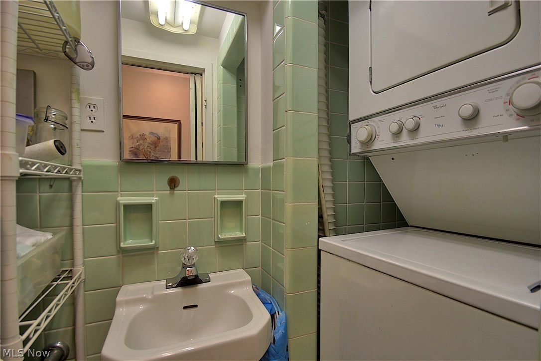 Shaker Towers - Residential