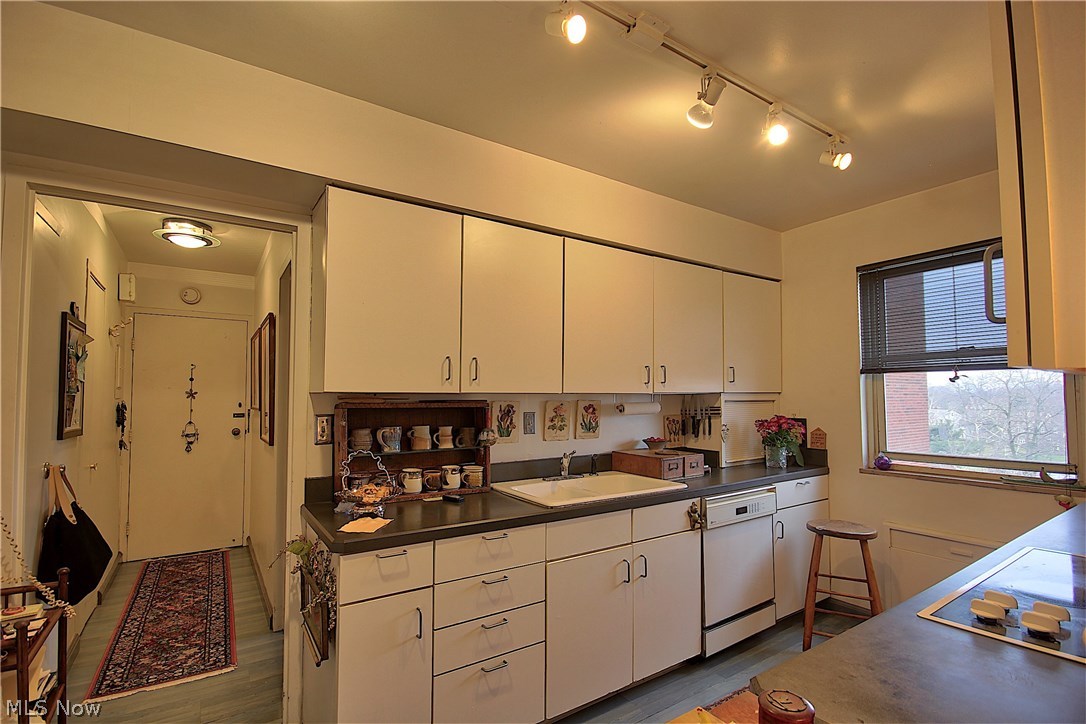 Shaker Towers - Residential