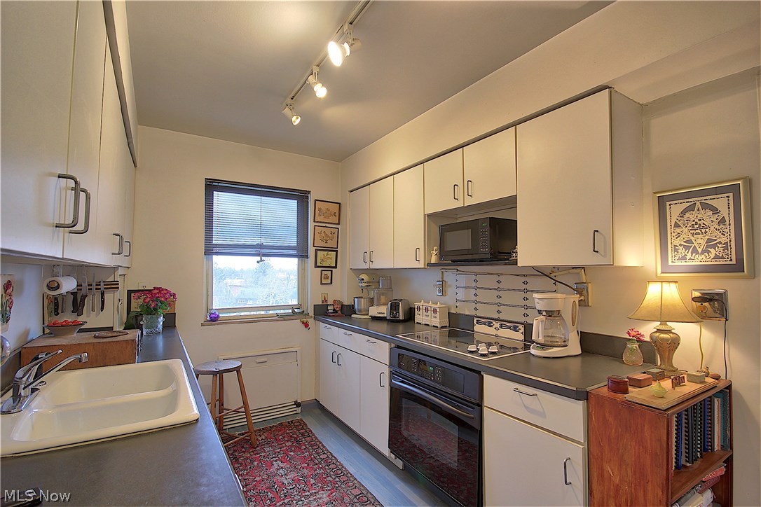 Shaker Towers - Residential