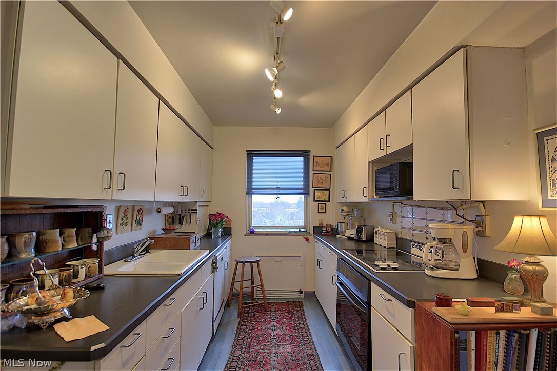 Shaker Towers - Residential