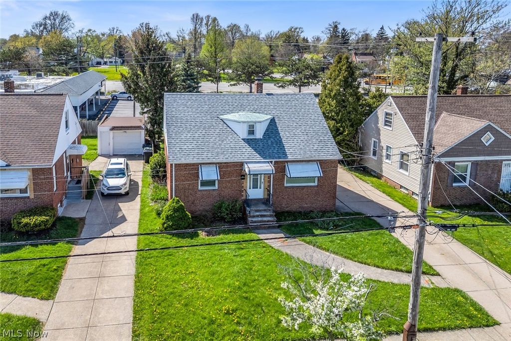 Photo of 226 E 242nd Street, Euclid, OH 44123 (MLS # 5201442)