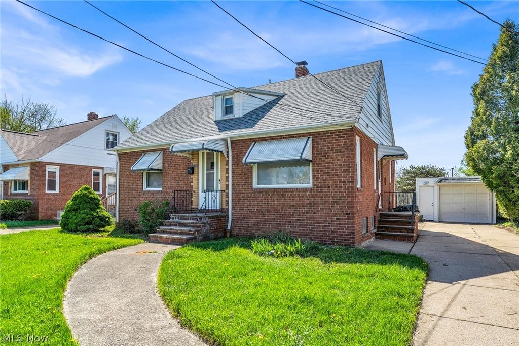 Photo of 226 E 242nd Street, Euclid, OH 44123 (MLS # 5201442)