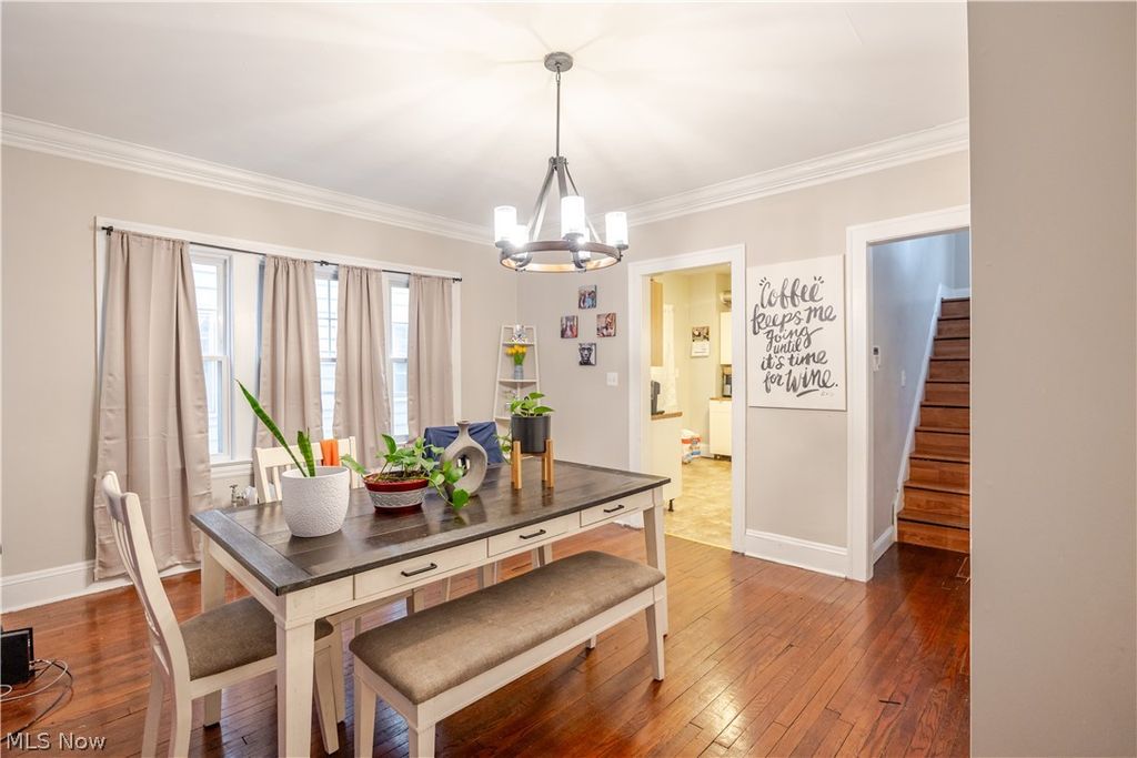 Photo of 3152 E Derbyshire Road, Cleveland Heights, OH 44118 (MLS # 5194244)