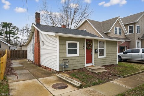 Homes For Sale - 164 E 317th Street<br/> Lake County, Willowick, OH 44095