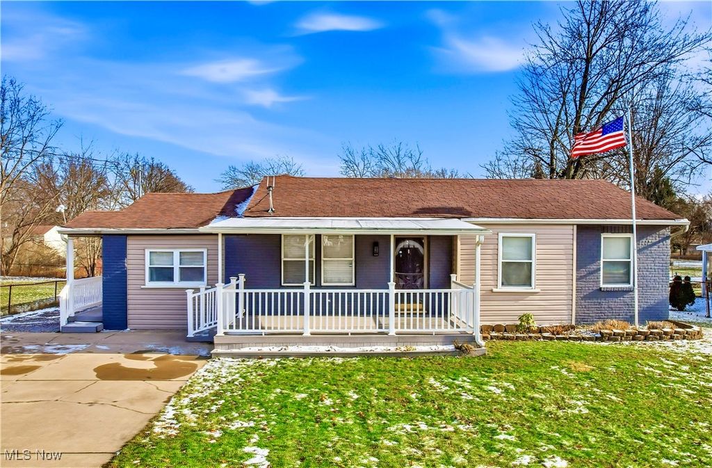 Photo of 245 North Road, Niles, OH 44446 (MLS # 5180965)