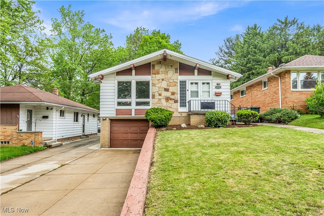 10701 Mountview Avenue, Garfield Heights, Ohio image 2