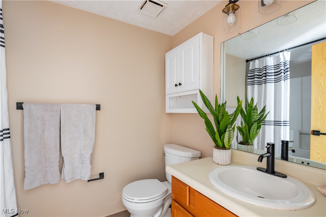 Chaunticlair V Condo - Residential