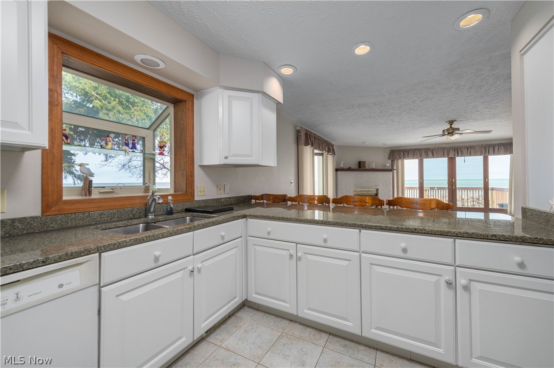 Compass Rose - Residential