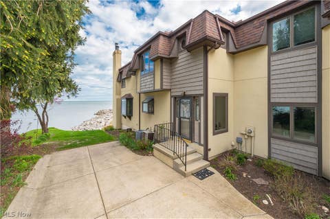 Condo For Sale - 4601 Compass Rose #30<br/> Vermilion, OH 44089