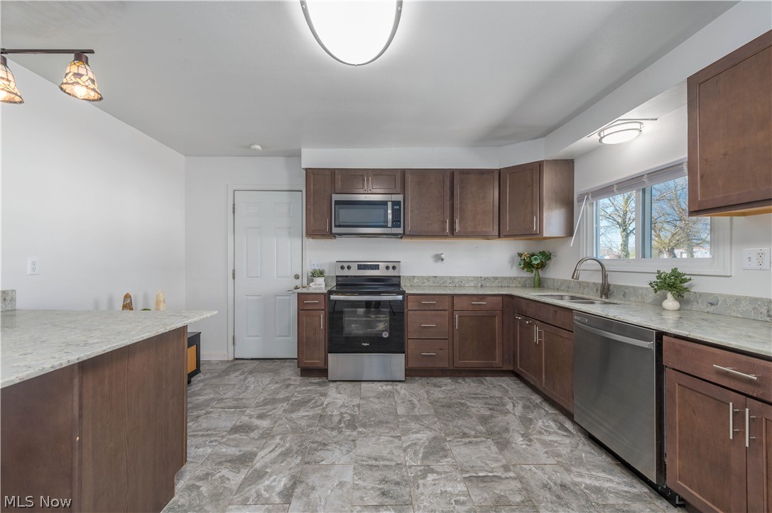 Sandusky Bus Mens Associ - Residential