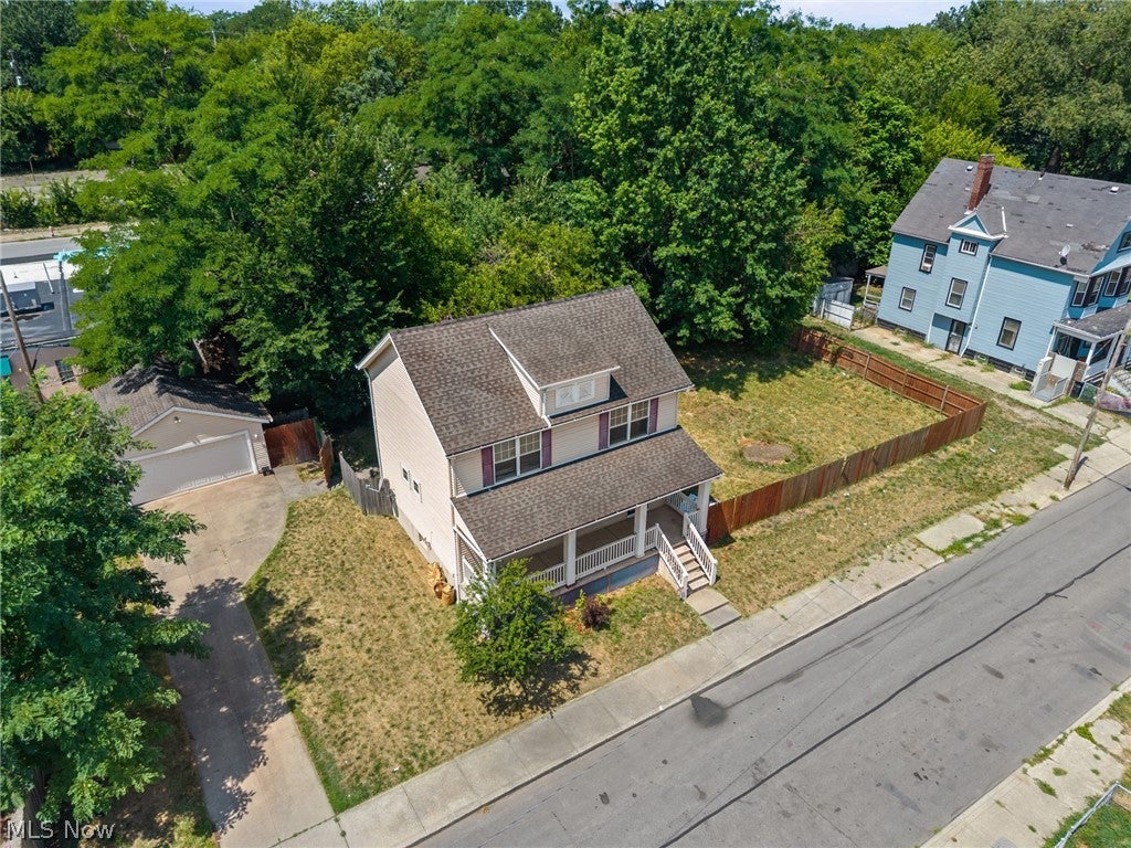 1696 E 85th Street