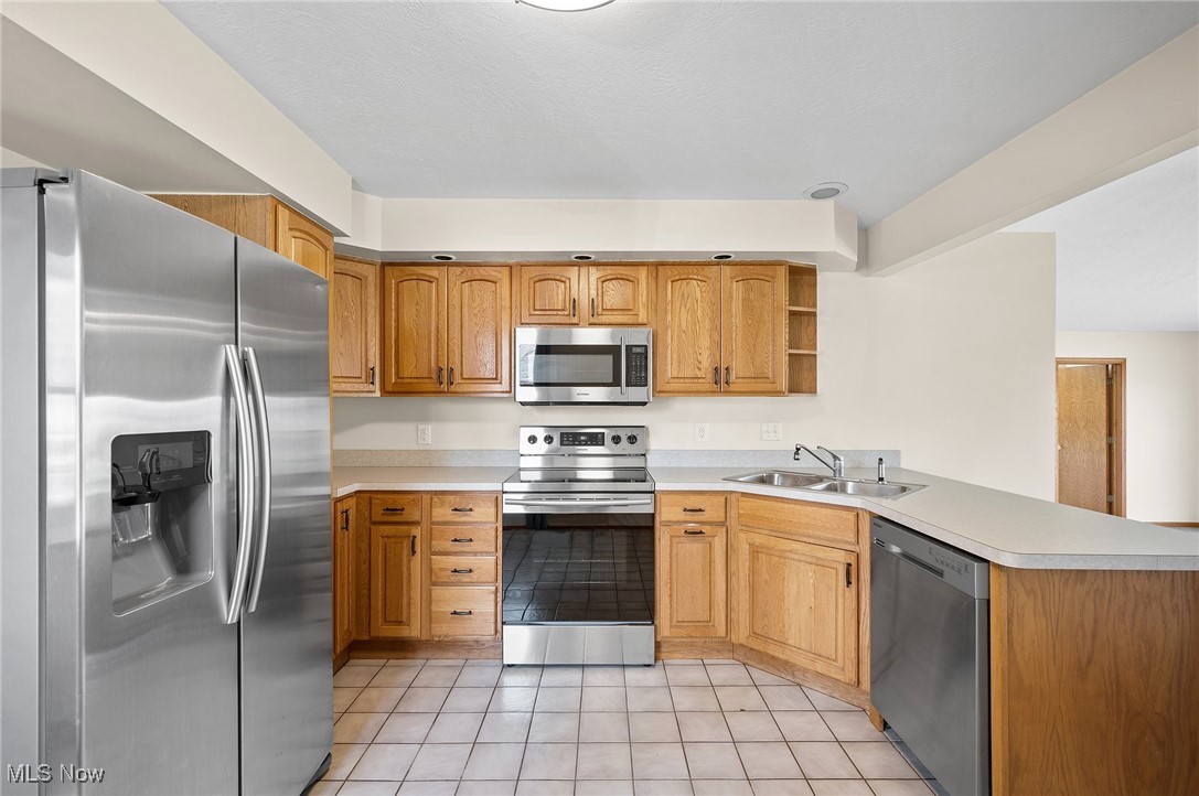 8254 Westmoor Road, Mentor, Ohio image 2