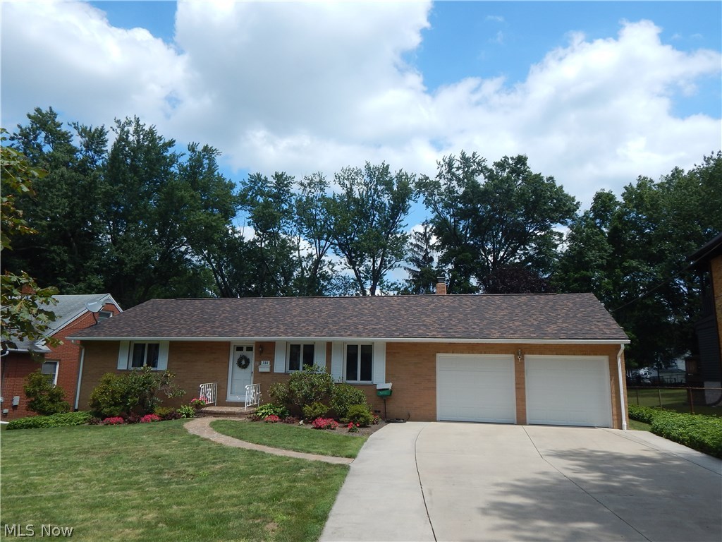Pride in ownership! Move in ready Brick Ranch. Oversize Great Room over looking rear fenced in lot. Updated eat in kitchen, beautiful hardwood floors in generous size bedrooms. Plenty of storage in full size lower level and oversize two car garage. Built ins, shower in basement. And this is one of the cleanest basements in town. Updated Roof 2017, updated Furnace and AC. Waterproofed basement, Garage door opener, storage shed and much much more.
