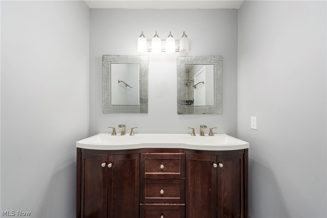 Independence Place West Condo - Residential