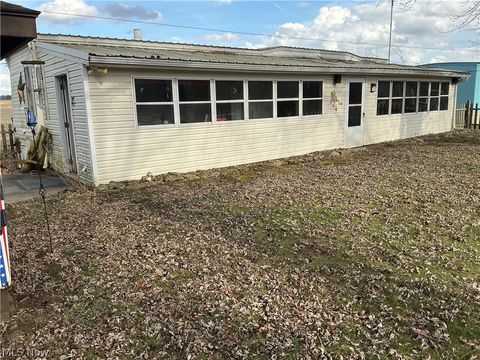 Homes For Sale - 9385 N River Road #33<br/> Dresden, OH 43821