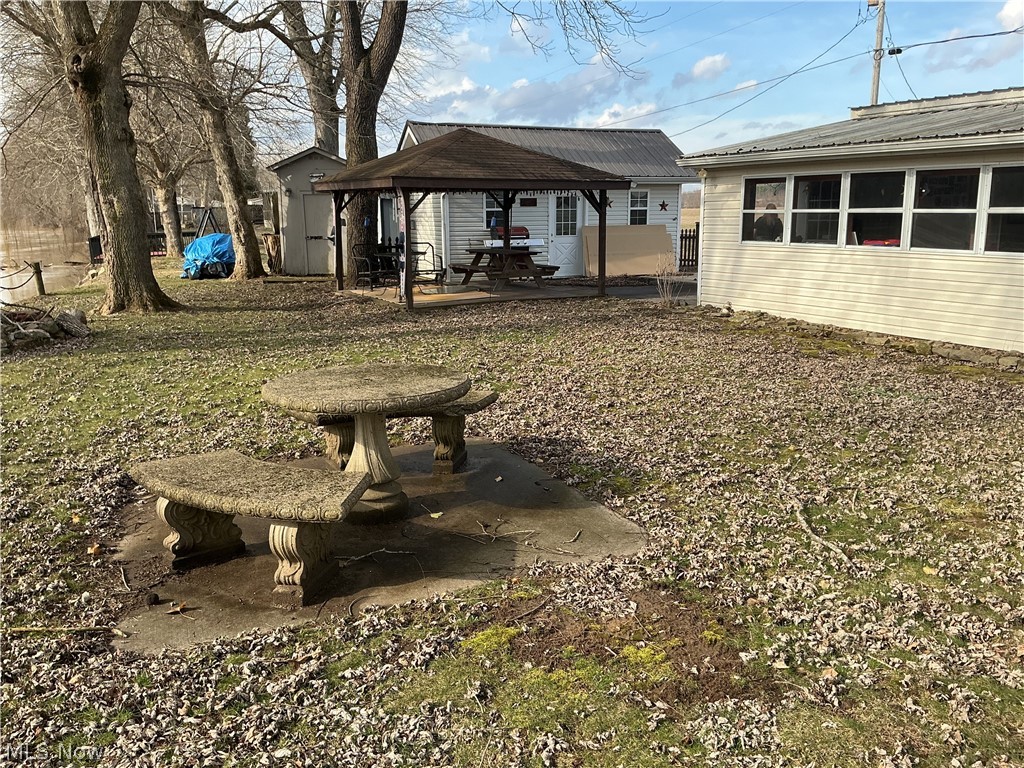 9385 N River Road 33