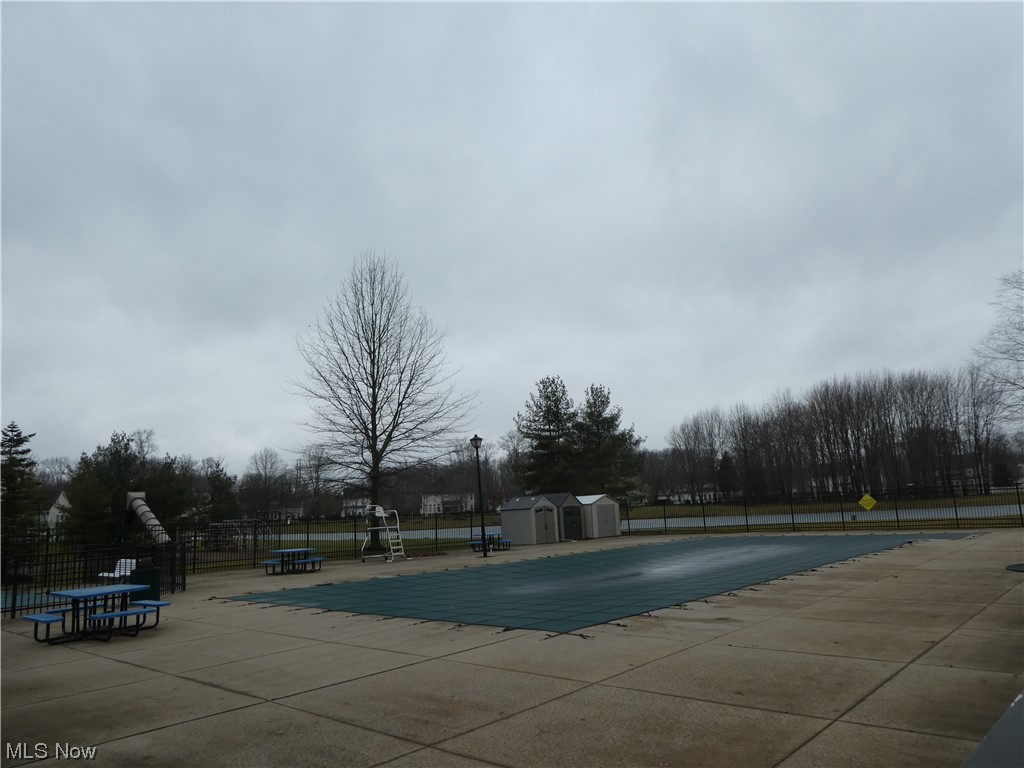 Falls Pointe - Residential